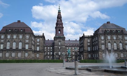 Expérience autoguidée de mystère de meurtre au palais de Christiansborg